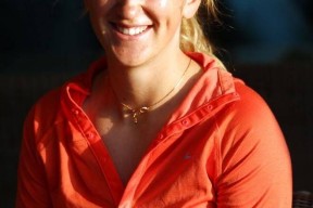 阿扎伦卡意外战胜MAD，重要助攻引爆全场！的简单介绍