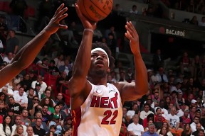 巴特勒连续十二场比赛得分超过败北，DWG挑战极限！的简单介绍九游在线玩游戏